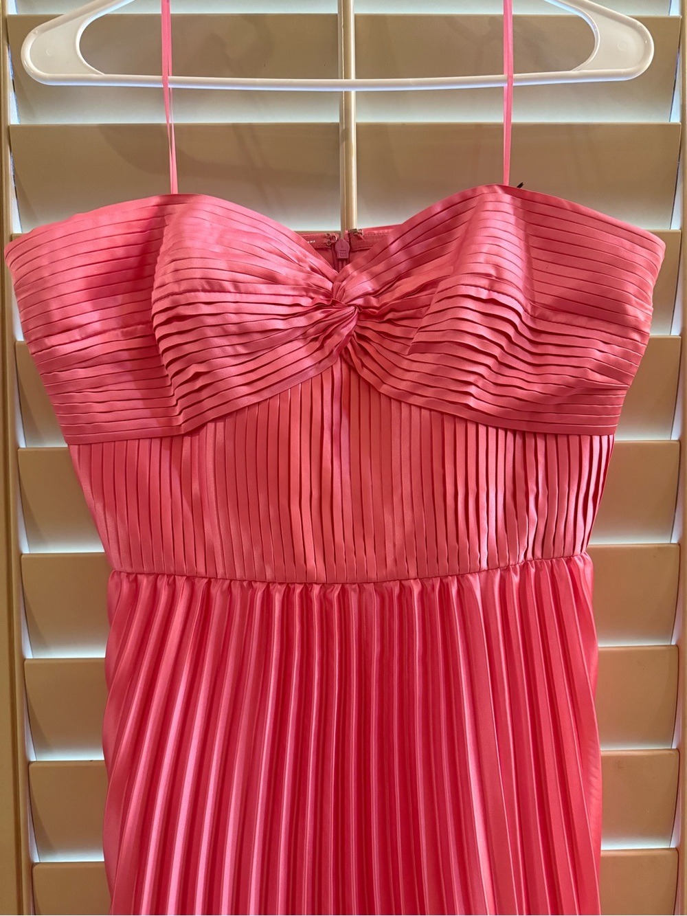 AMUR Stef pleated gown in lotus. Size 8 NWT